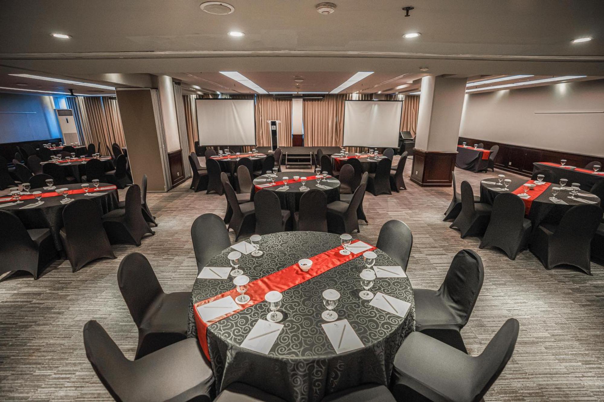 Hotel Kimaya Slipi Jakarta By Harris Экстерьер фото