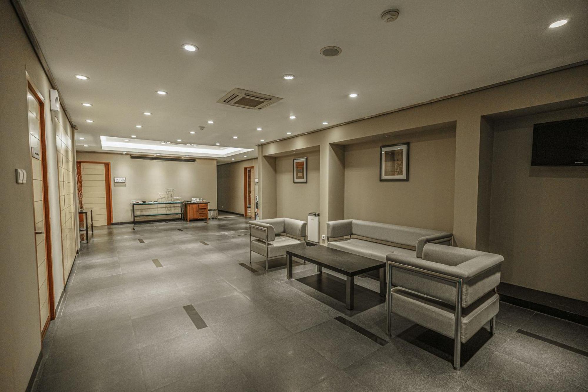 Hotel Kimaya Slipi Jakarta By Harris Экстерьер фото