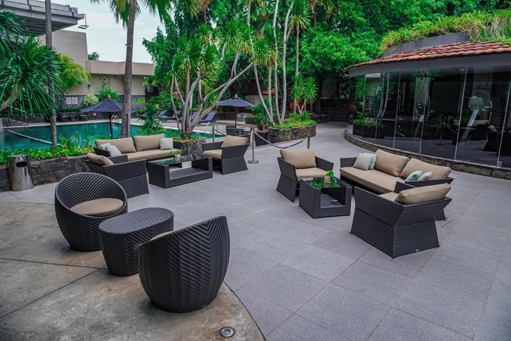 Hotel Kimaya Slipi Jakarta By Harris Экстерьер фото