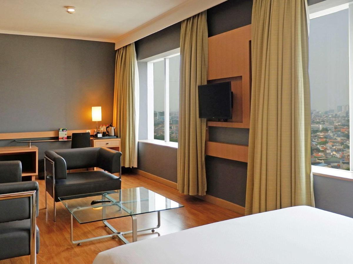 Hotel Kimaya Slipi Jakarta By Harris Экстерьер фото